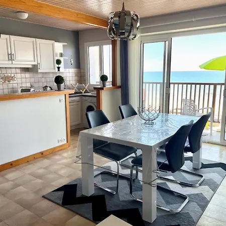 Grand Balcon Face Wifi Gratuit By Interhome