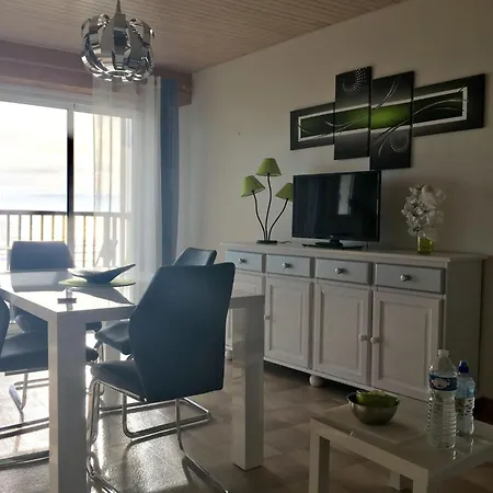 Grand Balcon Face Wifi Gratuit By Interhome