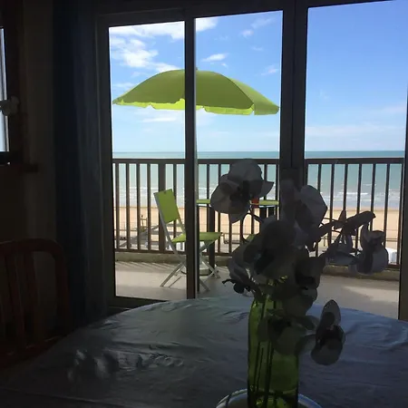 Grand Balcon Face Wifi Gratuit By Interhome * סן ז'אן דה מון