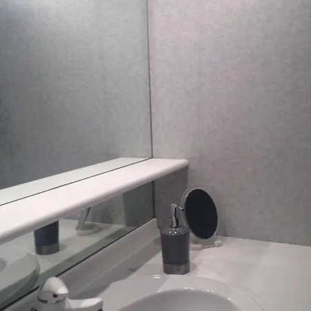 Grand Balcon Face Wifi Gratuit By Interhome Apartament