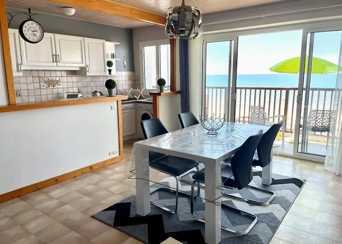 Grand Balcon Face Wifi Gratuit By Interhome